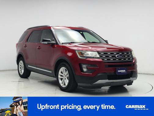 Red 2016 Ford Explorer XLT