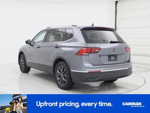 Gray 2023 Volkswagen Tiguan SE