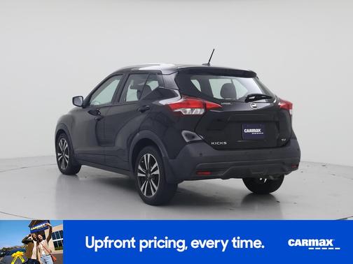 Black 2020 Nissan Kicks SV