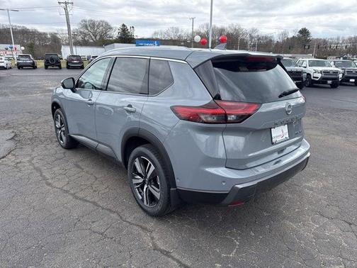 2025 Nissan Rogue SL