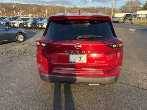 2025 Nissan Rogue SL