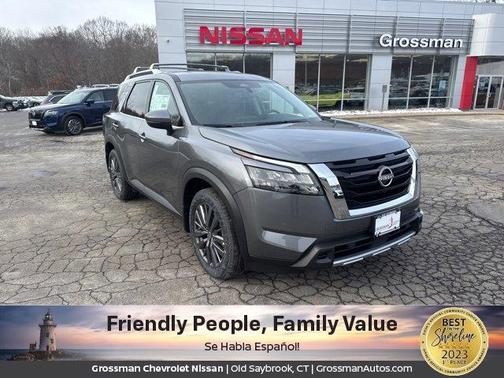 2025 Nissan Pathfinder SL