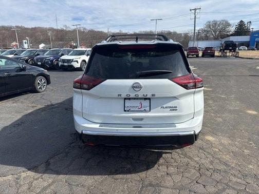 2025 Nissan Rogue Platinum