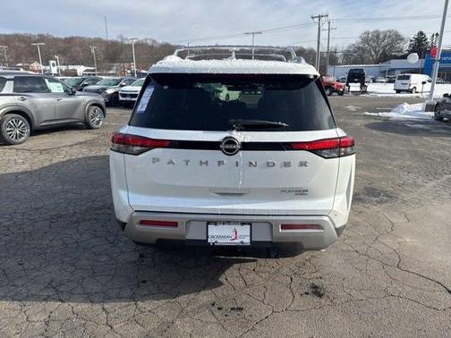 2025 Nissan Pathfinder Platinum