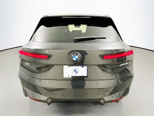 2026 BMW iX xDrive60