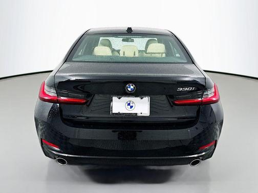 2025 BMW 330 330i Sedan