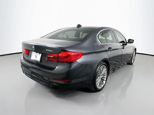 2020 BMW 530 530i