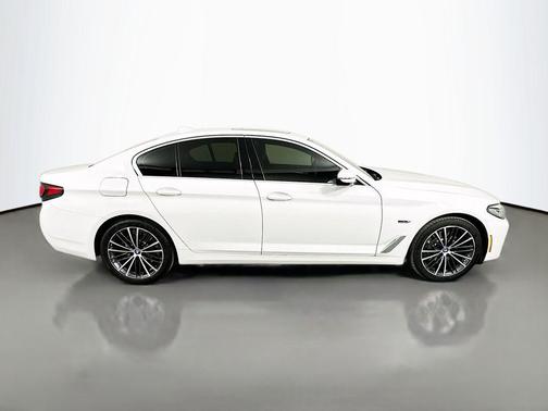 2022 BMW 530e Base