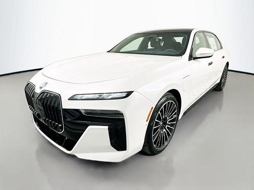 2026 BMW 750e i xDrive