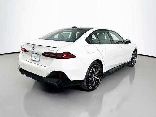 2026 BMW 550e xDrive