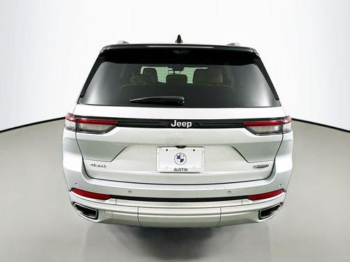 2023 Jeep Grand Cherokee Summit