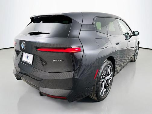 2026 BMW iX xDrive60