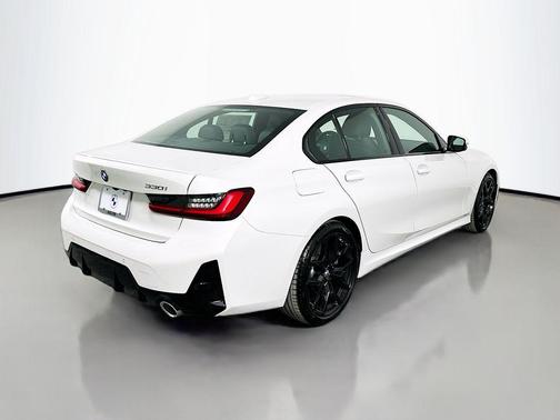 2026 BMW 330 i