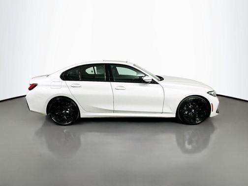 2026 BMW 330 i