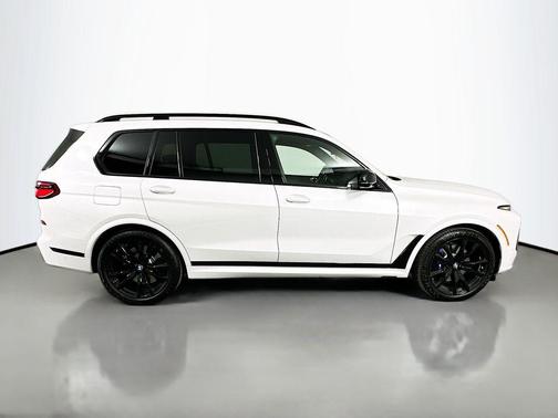 2026 BMW X7 M60i
