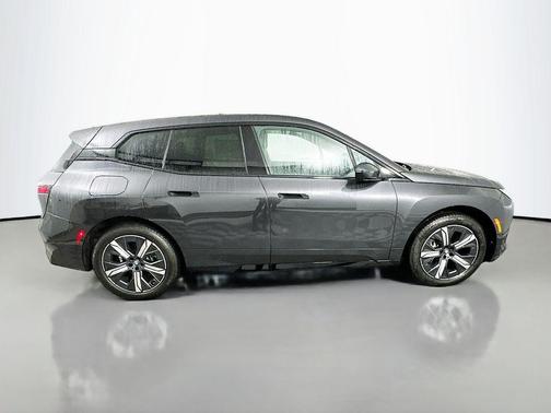 2026 BMW iX xDrive60