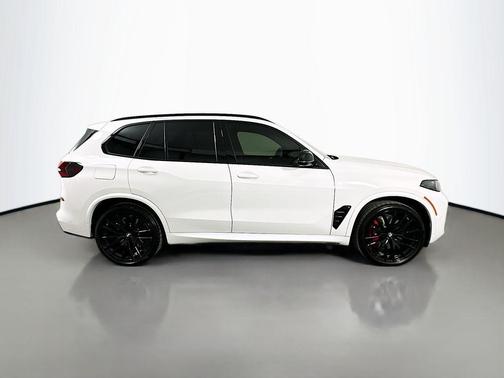 2025 BMW X5 M60i
