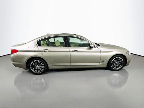 2017 BMW 530 530i