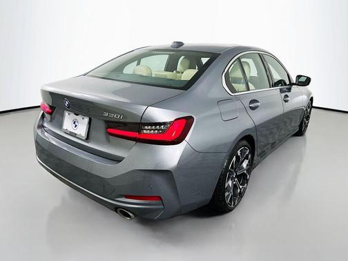 2025 BMW 330 330i Sedan
