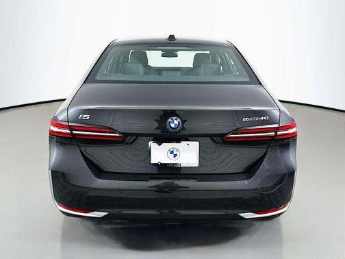 2024 BMW i5 eDrive40