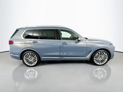 2025 BMW X7 xDrive40i