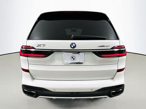 2023 BMW X7 xDrive40i