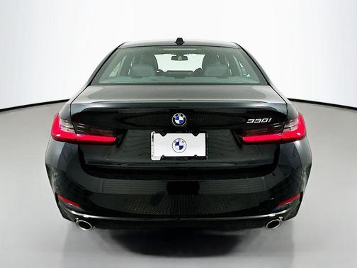 2025 BMW 330 330i Sedan