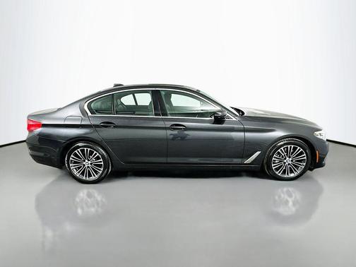 2019 BMW 540 540i