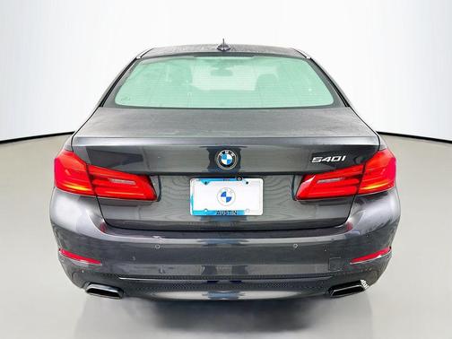 2019 BMW 540 540i