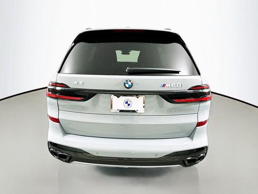 2026 BMW X7 M60i