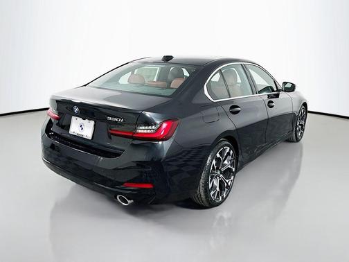 2025 BMW 330 330i Sedan