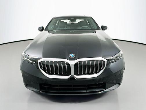 2025 BMW 530 i