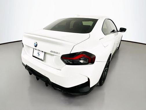 2023 BMW 230 i