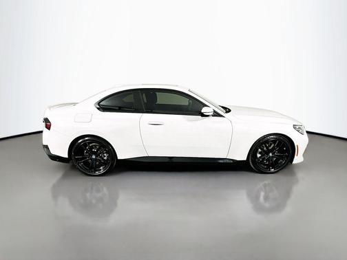 2023 BMW 230 i