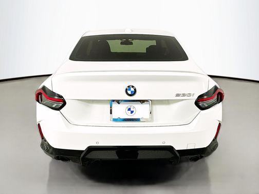 2023 BMW 230 i