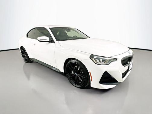 2023 BMW 230 i