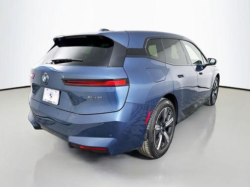 2026 BMW iX xDrive45