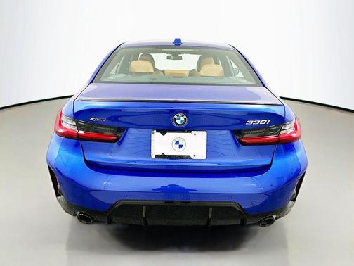 2026 BMW 330 i xDrive