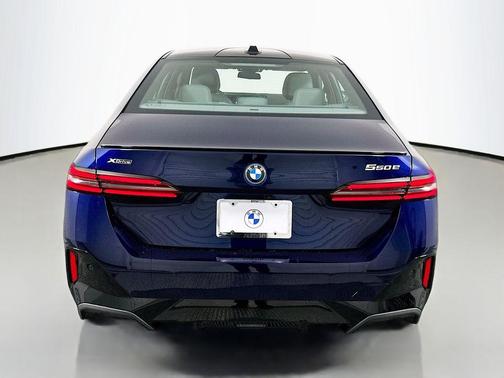 2026 BMW 550e xDrive