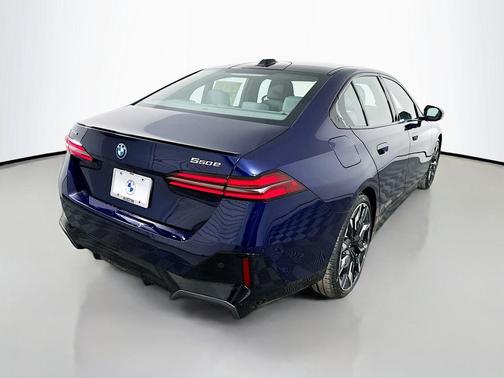 2026 BMW 550e xDrive