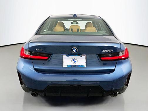 2026 BMW 330 i xDrive