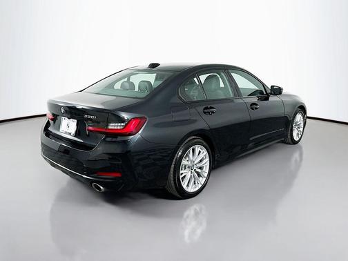 2023 BMW 330 330i Sedan