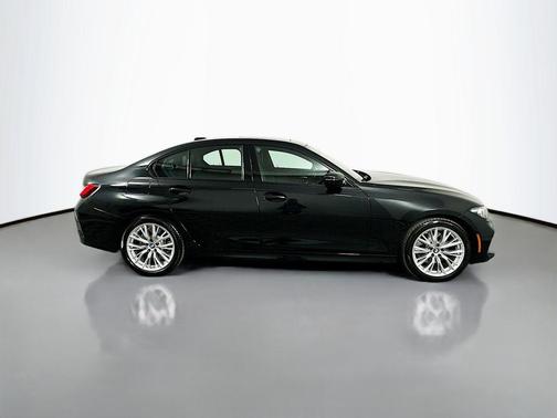 2023 BMW 330 330i Sedan