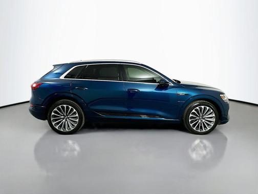 2019 Audi e-tron Premium Plus