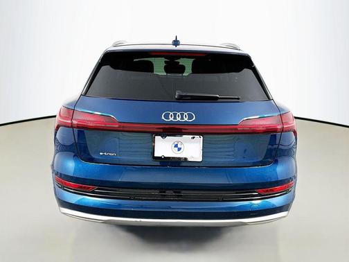 2019 Audi e-tron Premium Plus