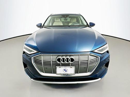 2019 Audi e-tron Premium Plus