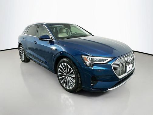 2019 Audi e-tron Premium Plus