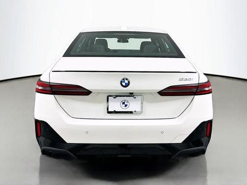 2025 BMW 530 i