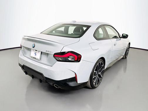 2023 BMW 230 i