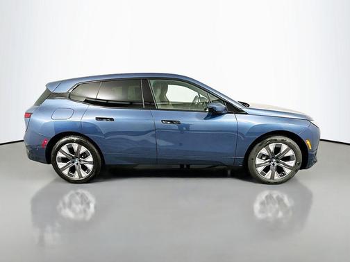 2026 BMW iX xDrive60